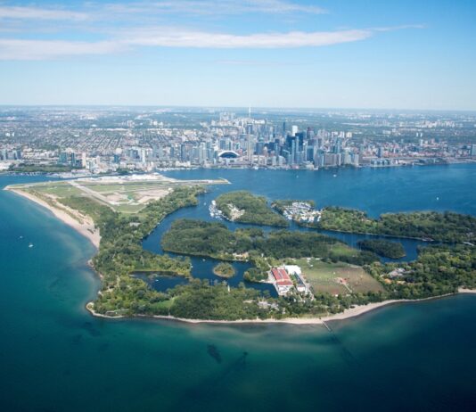 Природные чудеса Торонто: где лучше отдохнуть на природе