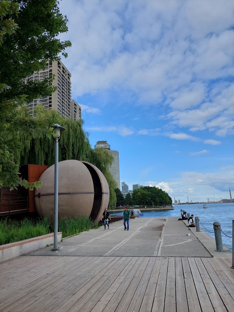 Harbour Square Park